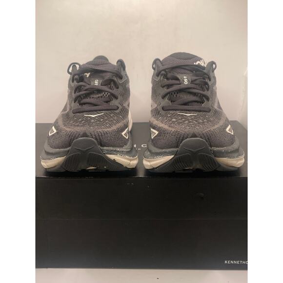 WOMEN’S HOKA CLIFTON 9 BLACK/WHITE REGULAR ATHLETIC SHOES Size 6B - Picture 2 of 10